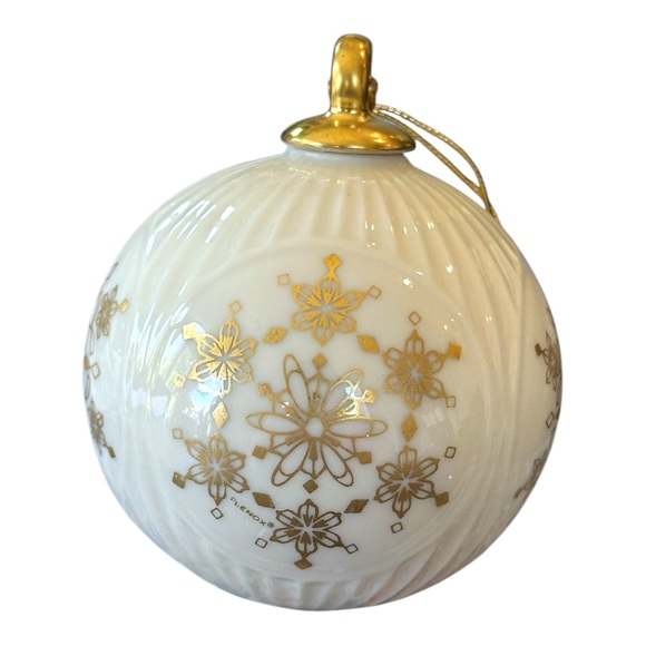 Vtg Lenox 1988 Annual Holiday Collection ‘Snowflake’ Porcelain Xmas Ornament - Picture 3 of 7